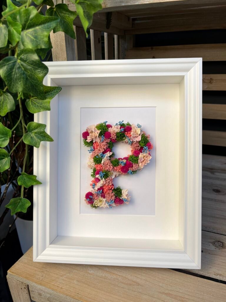 iniciales de flores secas